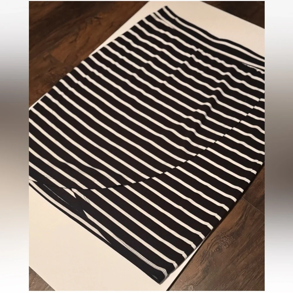 Tommy‎ Bahama Portside Stripe Short Skirt Women's Small Black White NWOT